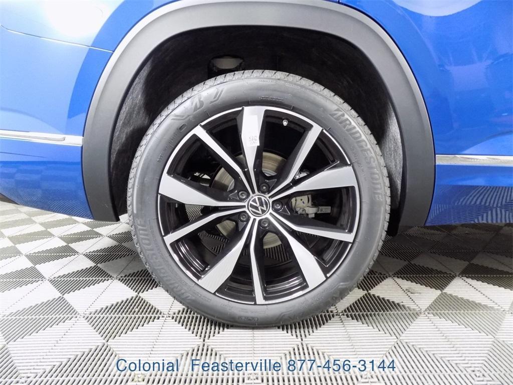 new 2025 Volkswagen Atlas car, priced at $55,136