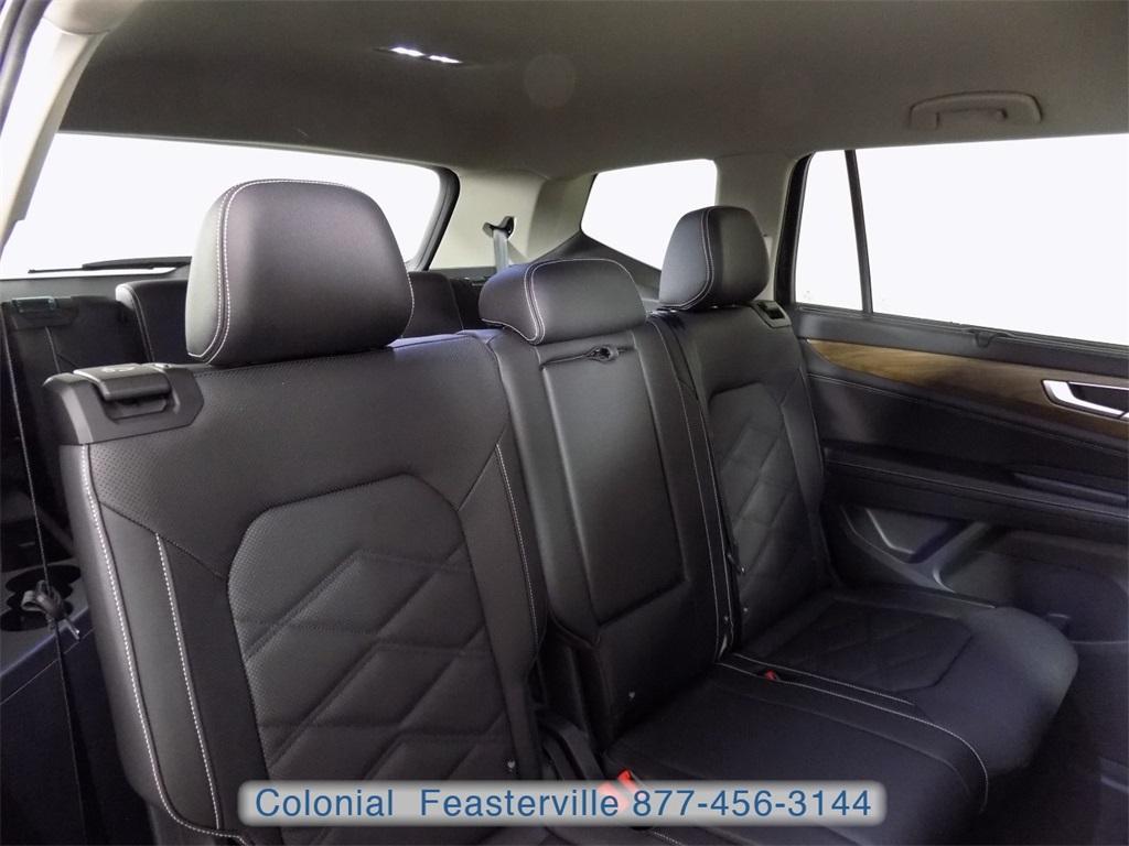 new 2025 Volkswagen Atlas car, priced at $44,422