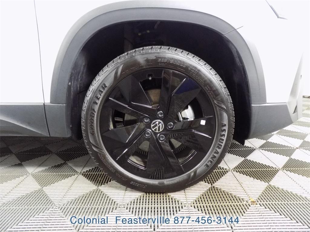 used 2025 Volkswagen Taos car, priced at $28,322