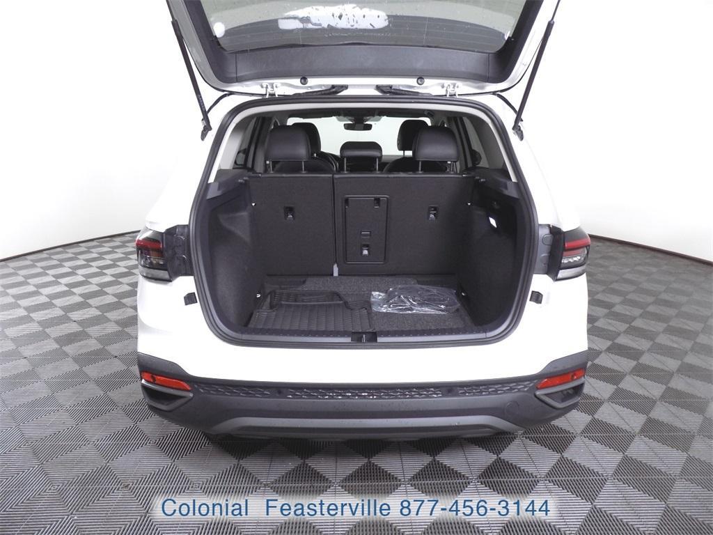 used 2025 Volkswagen Taos car, priced at $28,322