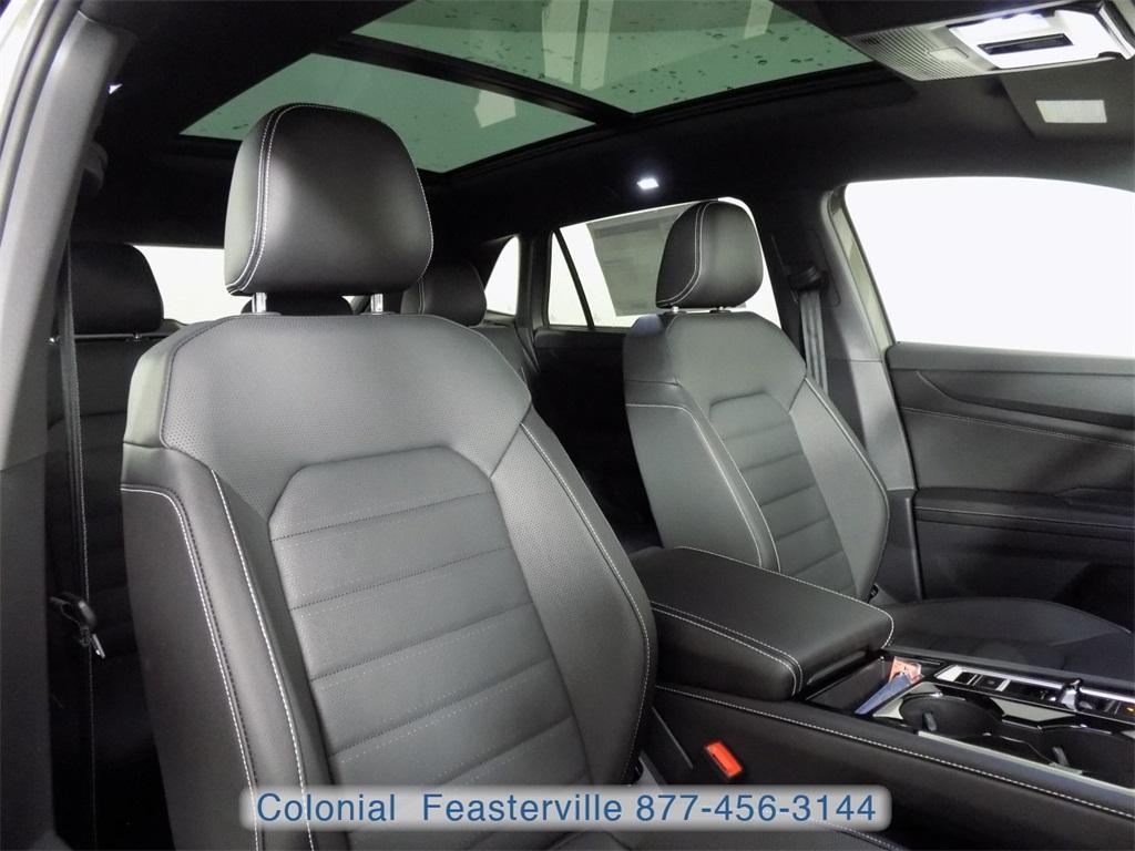new 2025 Volkswagen Atlas Cross Sport car, priced at $51,201