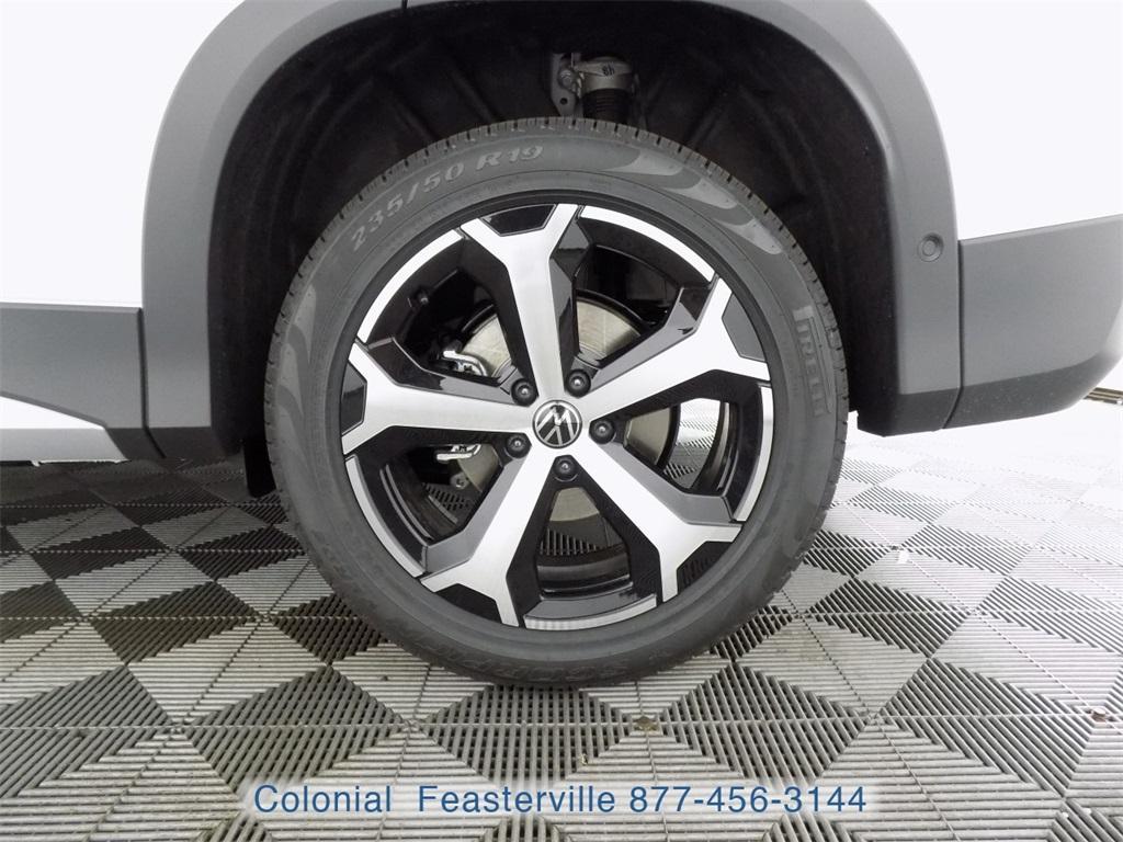 new 2025 Volkswagen Tiguan car, priced at $36,826