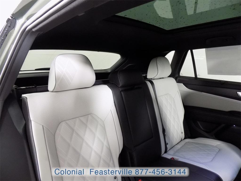 new 2025 Volkswagen Atlas Cross Sport car, priced at $52,941