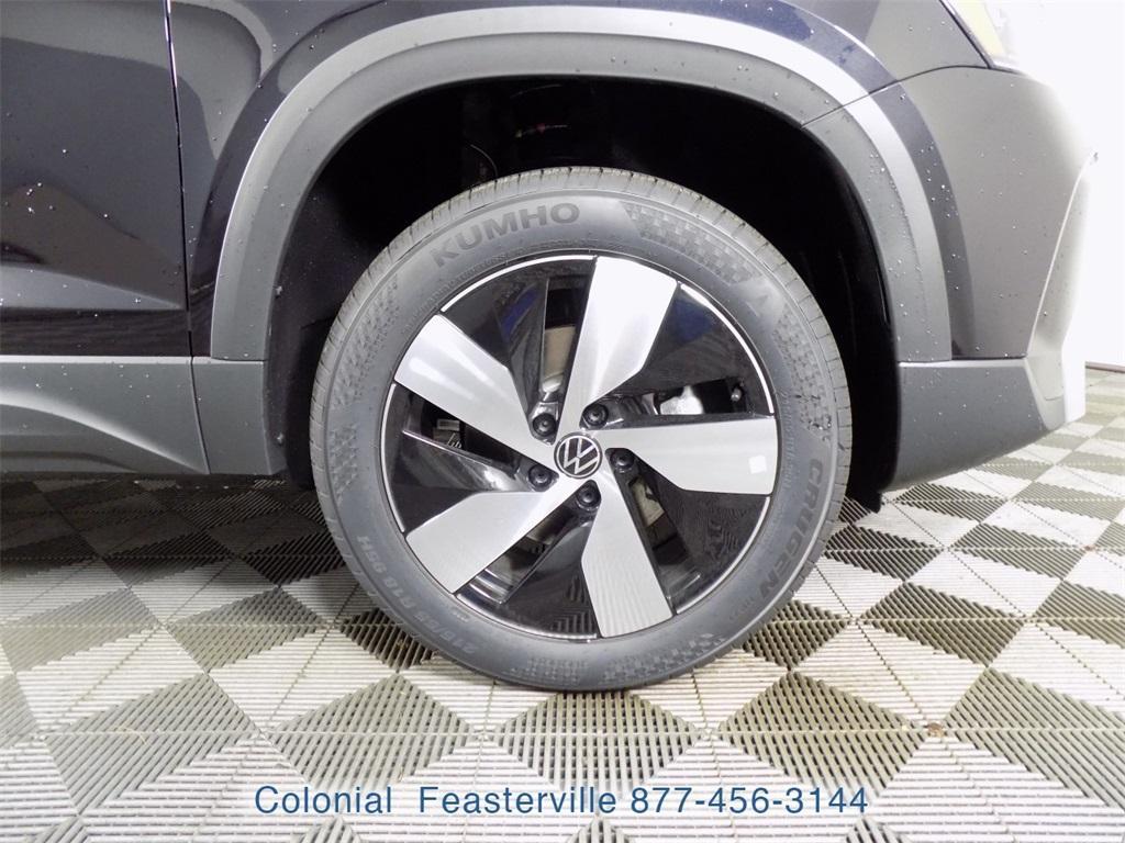 new 2025 Volkswagen Taos car, priced at $28,001
