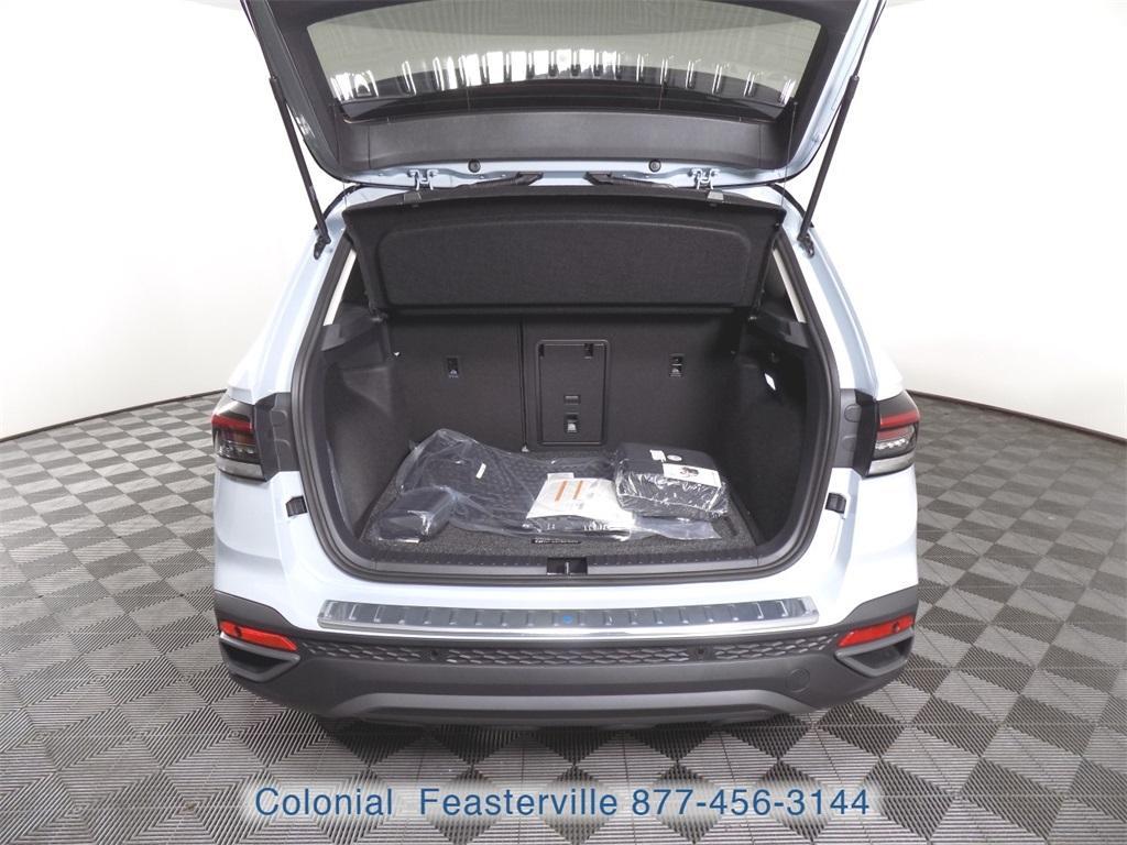 new 2025 Volkswagen Taos car, priced at $33,946