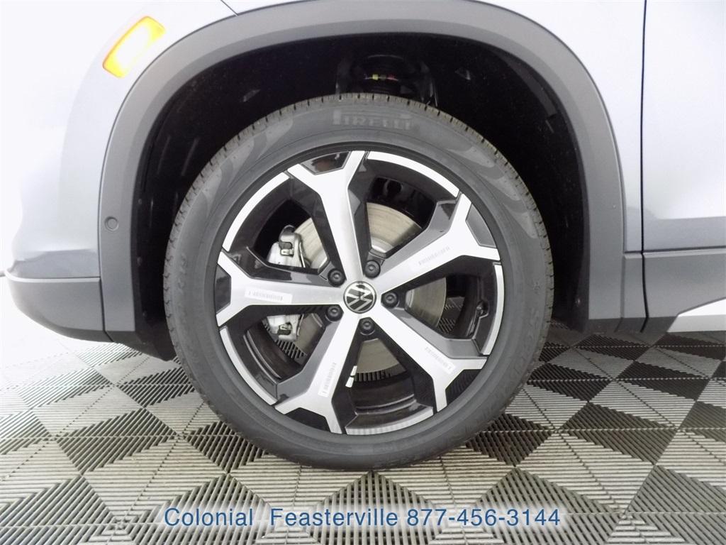 new 2025 Volkswagen Tiguan car, priced at $35,904