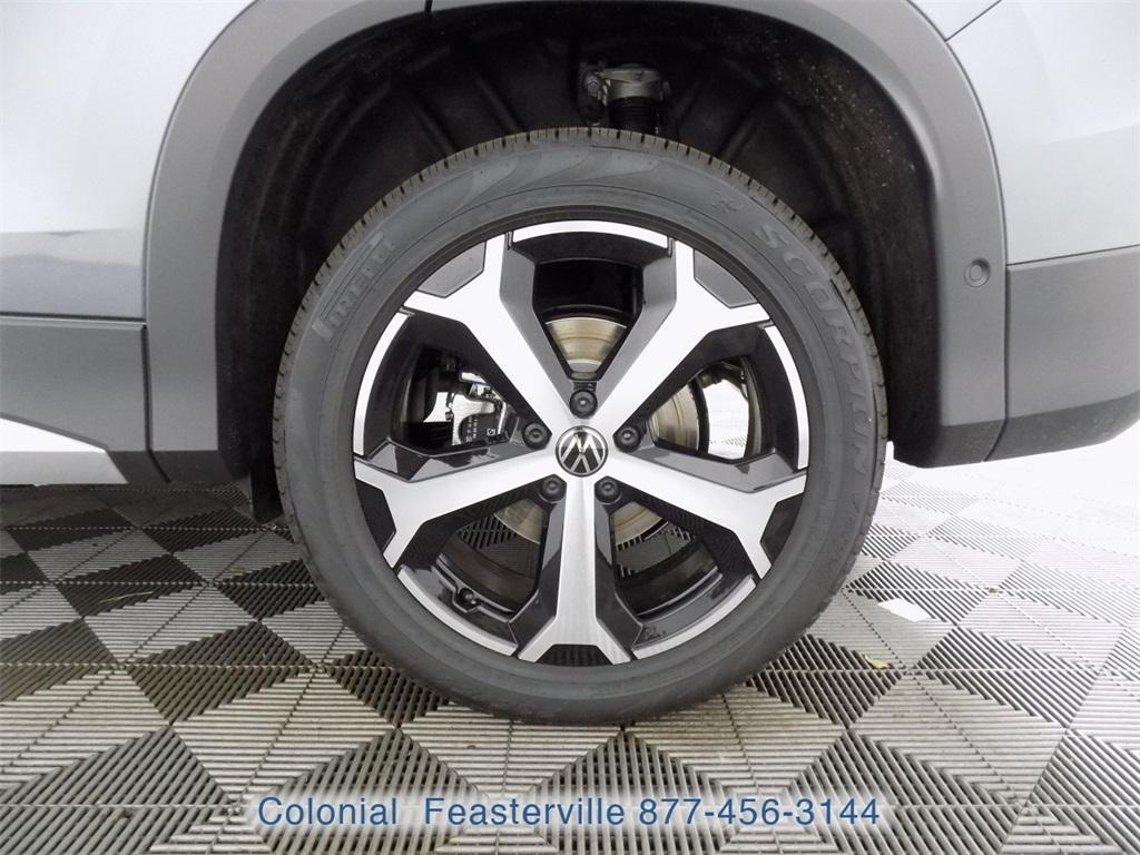 new 2025 Volkswagen Tiguan car, priced at $35,904