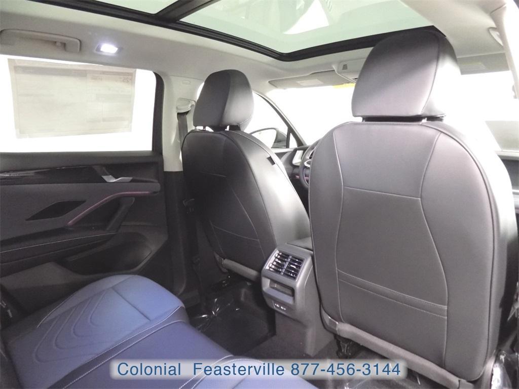 new 2025 Volkswagen Tiguan car, priced at $35,904