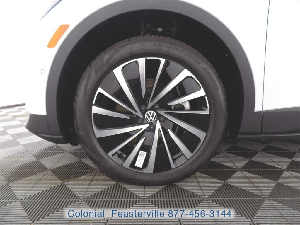 new 2025 Volkswagen ID.4 car, priced at $46,271