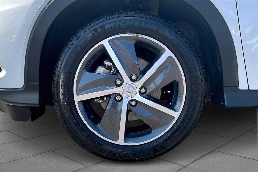 used 2022 Honda HR-V car, priced at $18,999