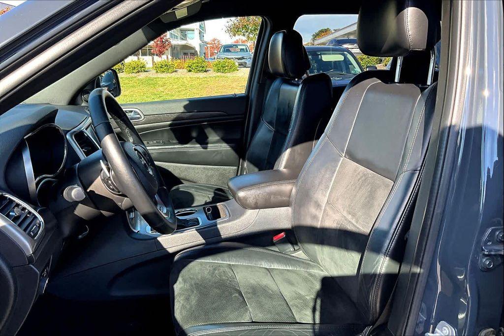 used 2017 Jeep Grand Cherokee car, priced at $15,500