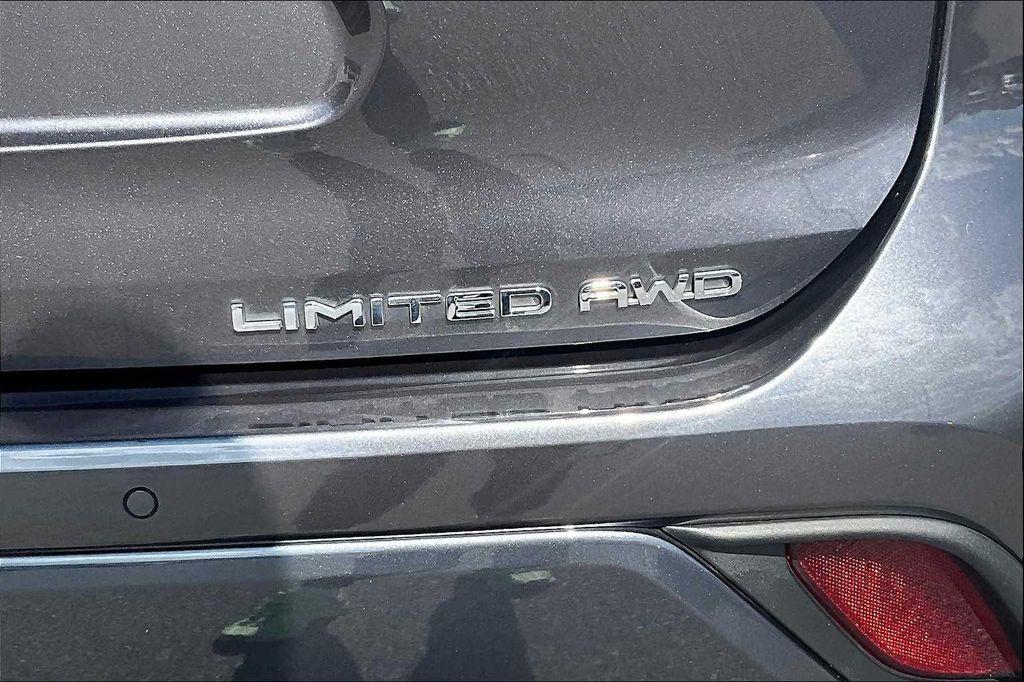used 2021 Toyota Highlander car, priced at $28,202