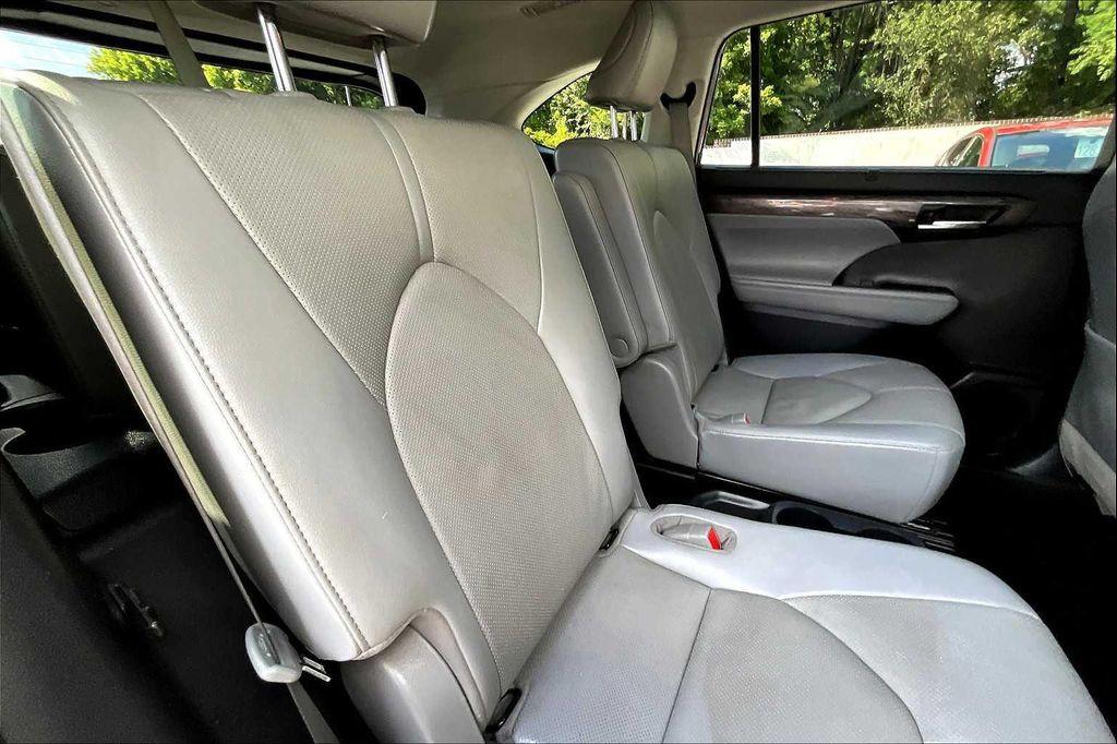 used 2021 Toyota Highlander car, priced at $28,202