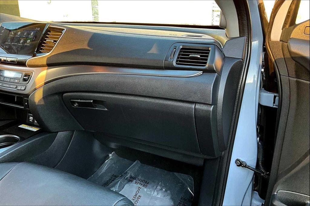 used 2022 Honda Pilot car, priced at $28,233