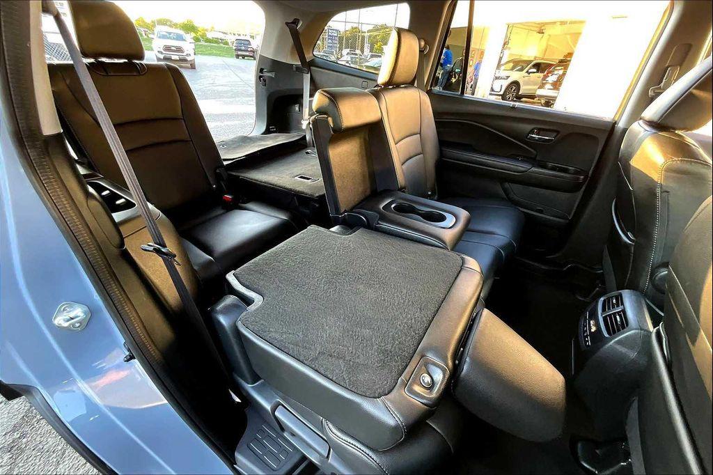 used 2022 Honda Pilot car, priced at $28,233