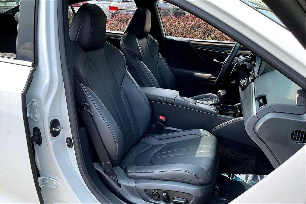 used 2022 Lexus ES 350 car, priced at $39,500