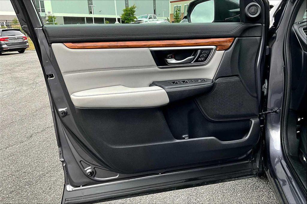 used 2022 Honda CR-V car, priced at $27,999