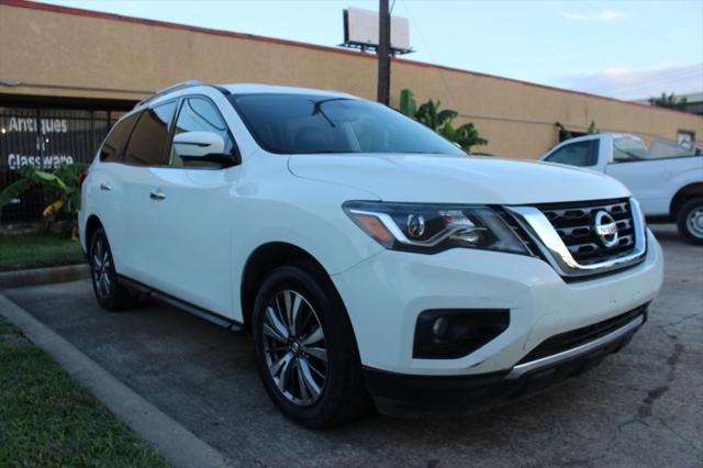 used 2020 Nissan Pathfinder car, priced at $9,999