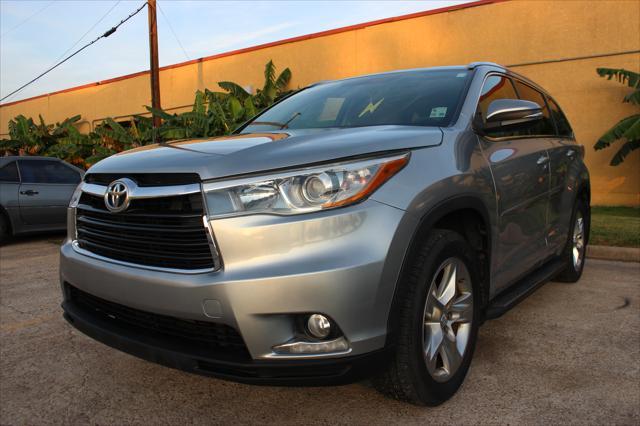 used 2015 Toyota Highlander car, priced at $15,999