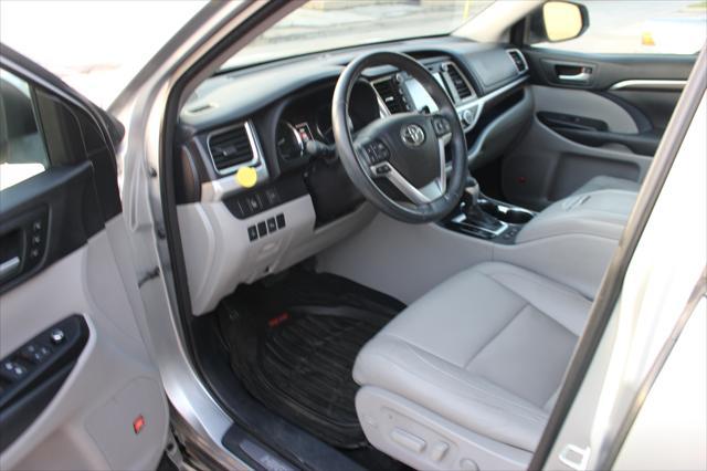 used 2015 Toyota Highlander car, priced at $15,999