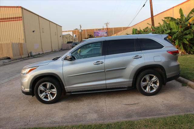 used 2015 Toyota Highlander car, priced at $15,999