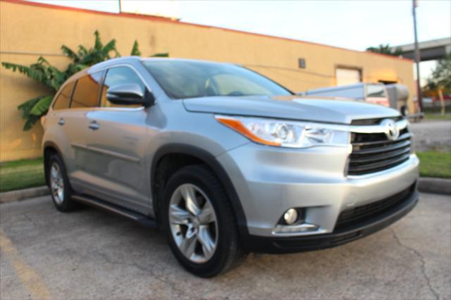 used 2015 Toyota Highlander car, priced at $15,999