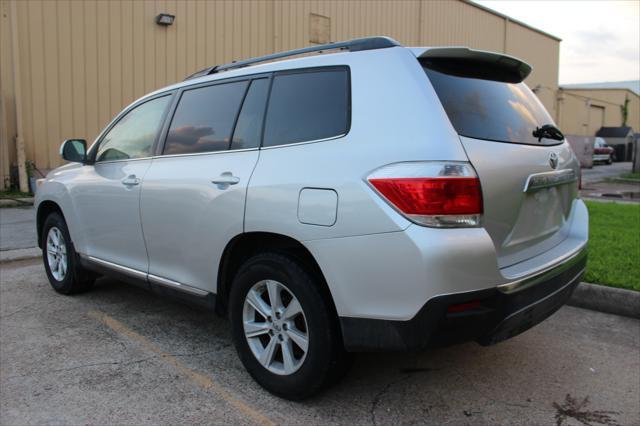 used 2013 Toyota Highlander car, priced at $10,599