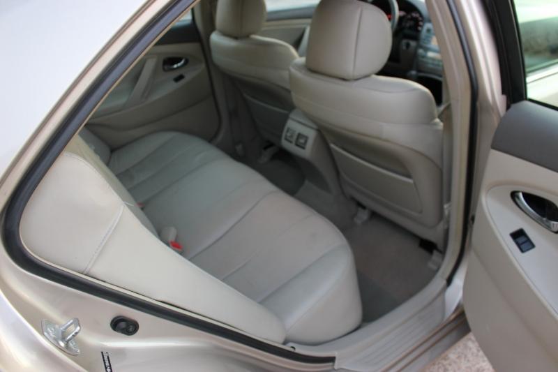 used 2007 Toyota Camry Hybrid car, priced at $7,999