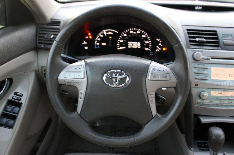 used 2007 Toyota Camry Hybrid car, priced at $7,999