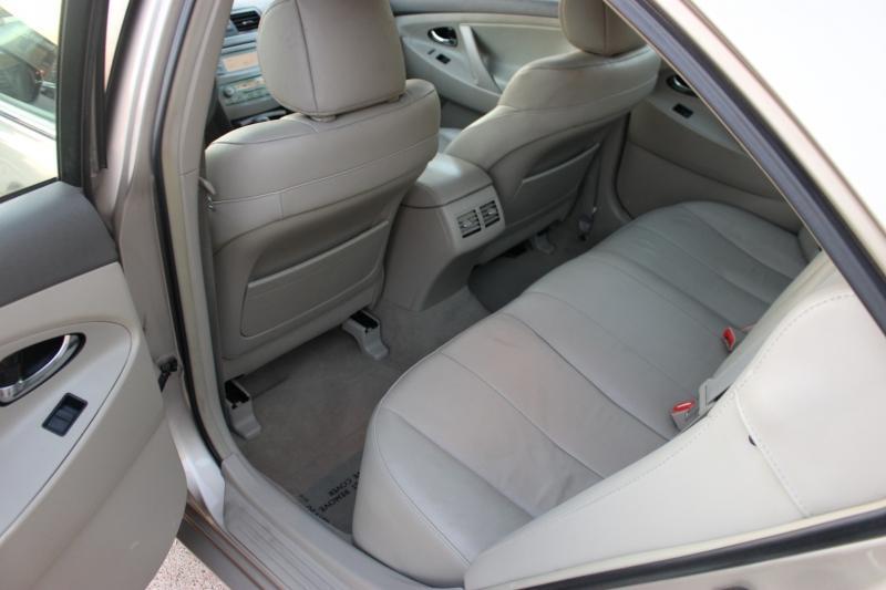 used 2007 Toyota Camry Hybrid car, priced at $7,999