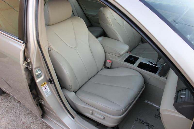 used 2007 Toyota Camry Hybrid car, priced at $7,999