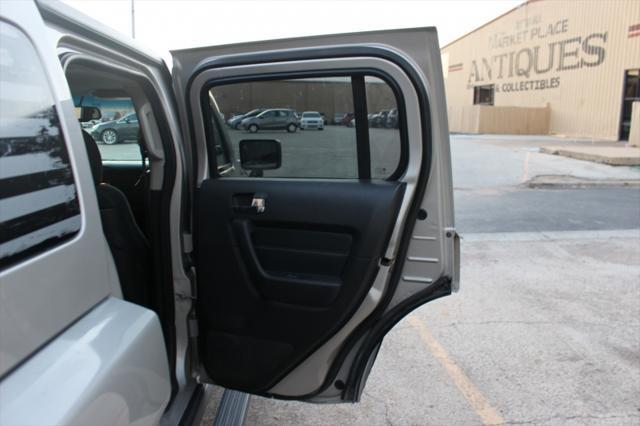 used 2007 Hummer H3 car, priced at $6,500