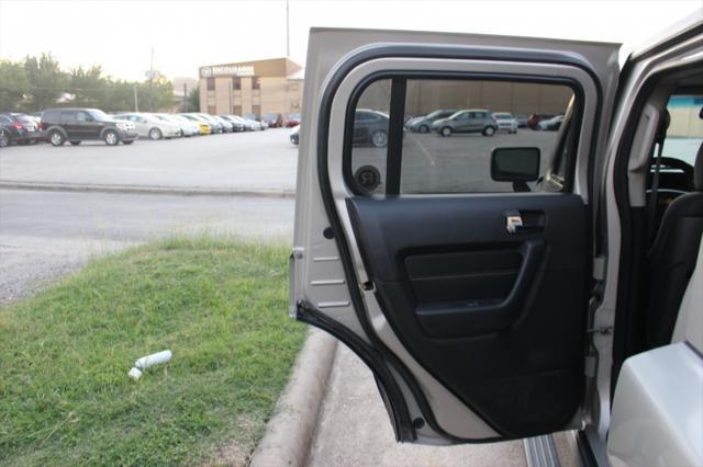 used 2007 Hummer H3 car, priced at $6,500