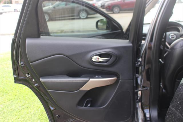used 2018 Jeep Cherokee car, priced at $11,499