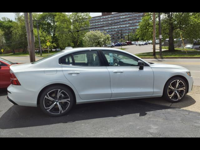 new 2024 Volvo S60 car, priced at $44,233