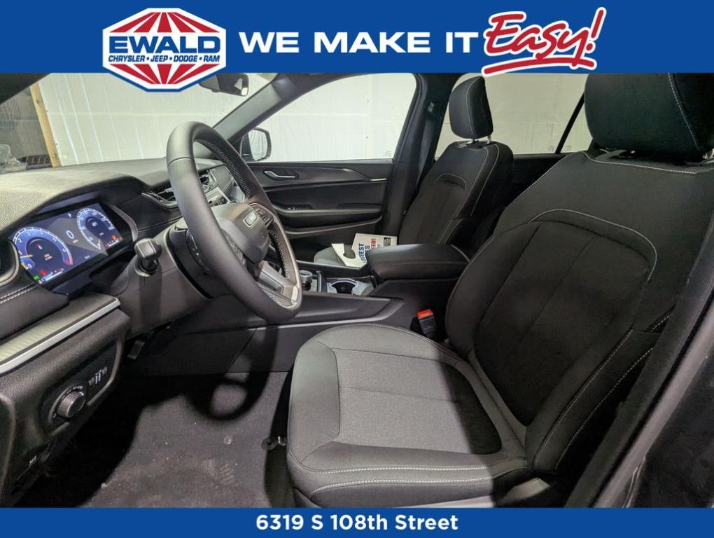 new 2025 Jeep Grand Cherokee L car, priced at $39,071