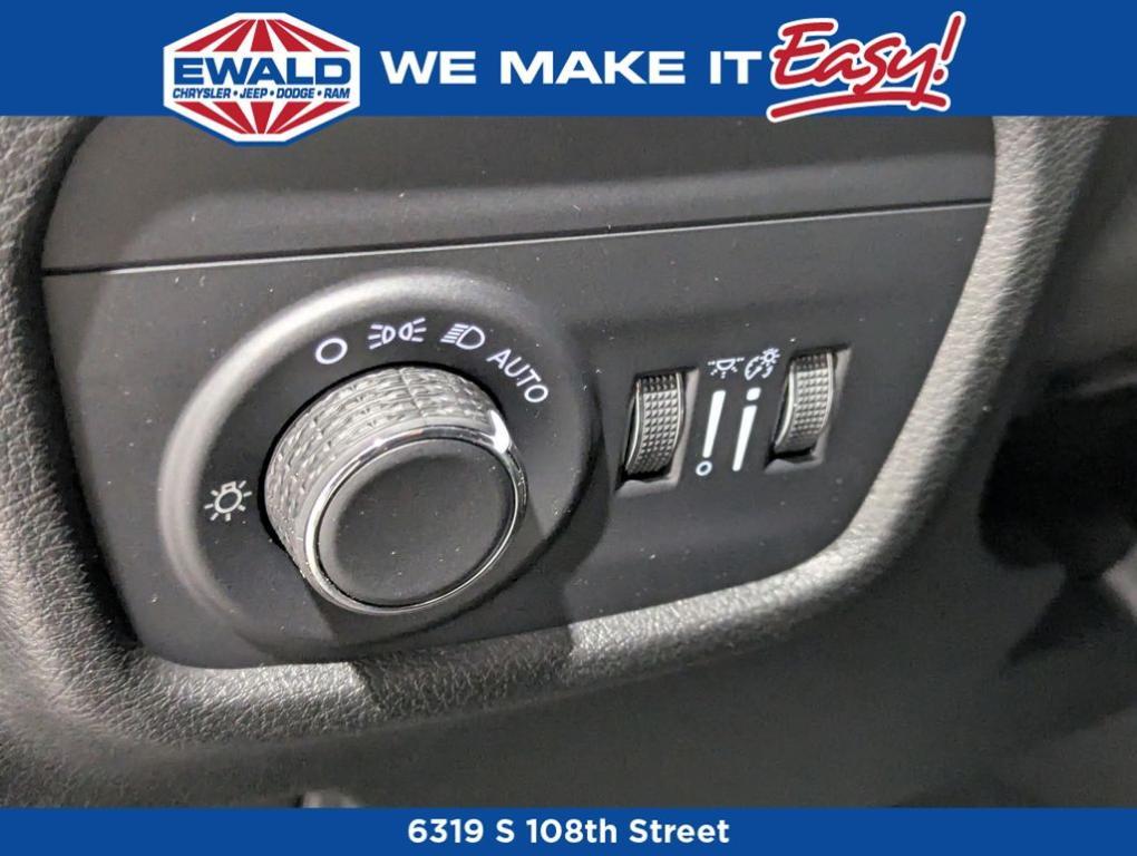 new 2025 Jeep Grand Cherokee L car, priced at $39,071