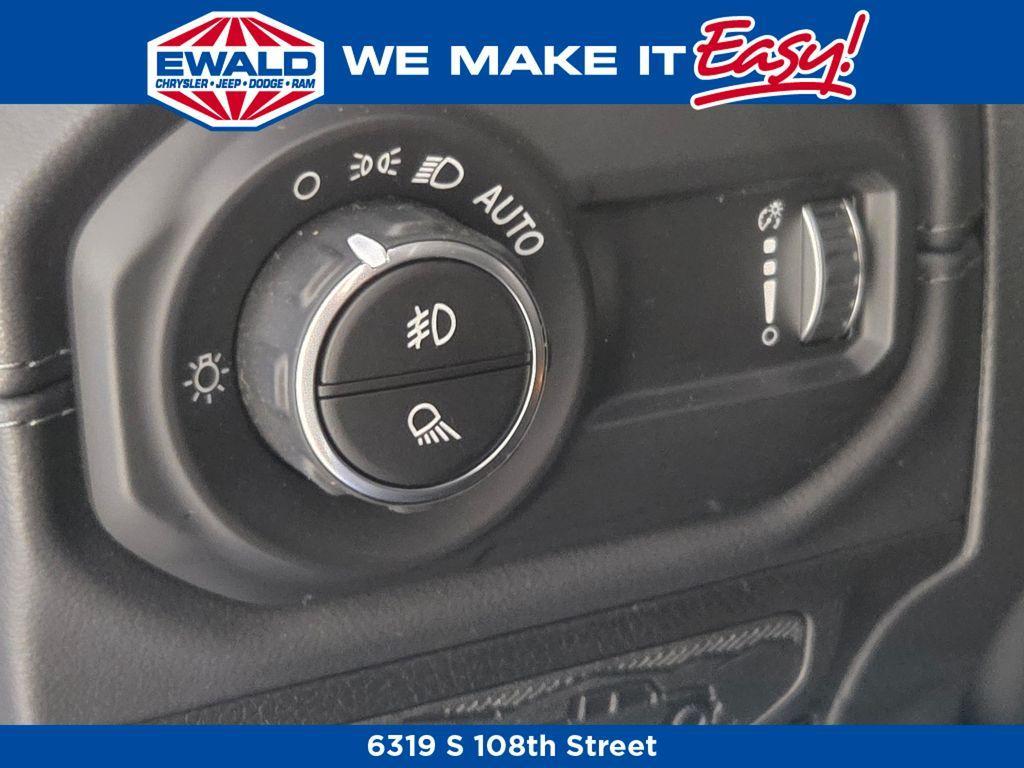 new 2025 Jeep Gladiator car, priced at $48,585