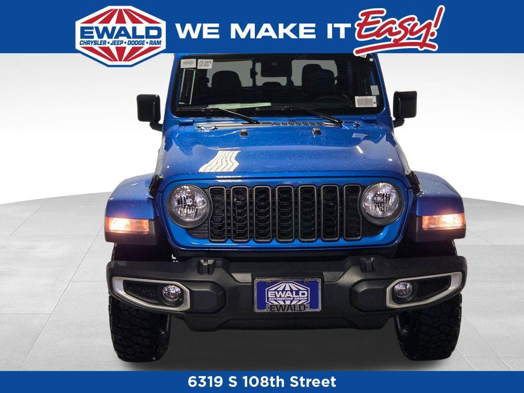 new 2025 Jeep Gladiator car, priced at $48,585