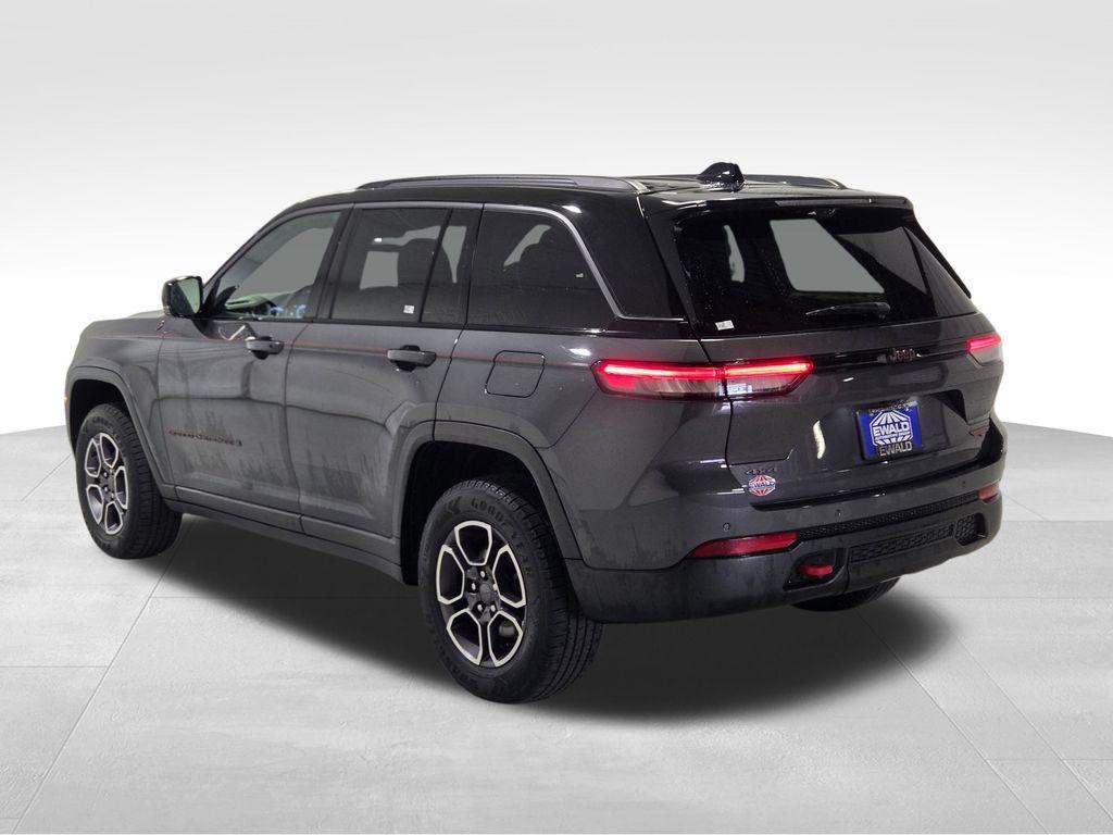 used 2022 Jeep Grand Cherokee car, priced at $34,683