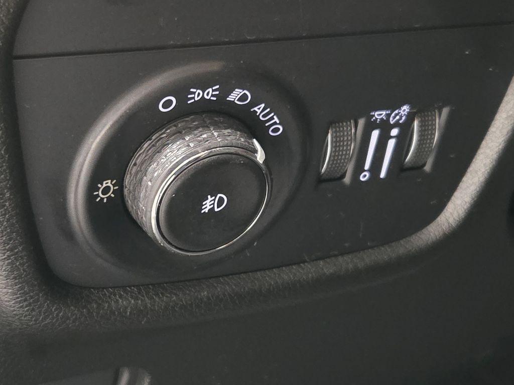used 2022 Jeep Grand Cherokee car, priced at $34,683
