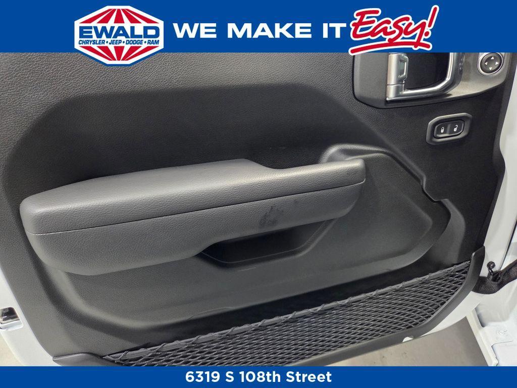 new 2025 Jeep Wrangler car, priced at $42,914
