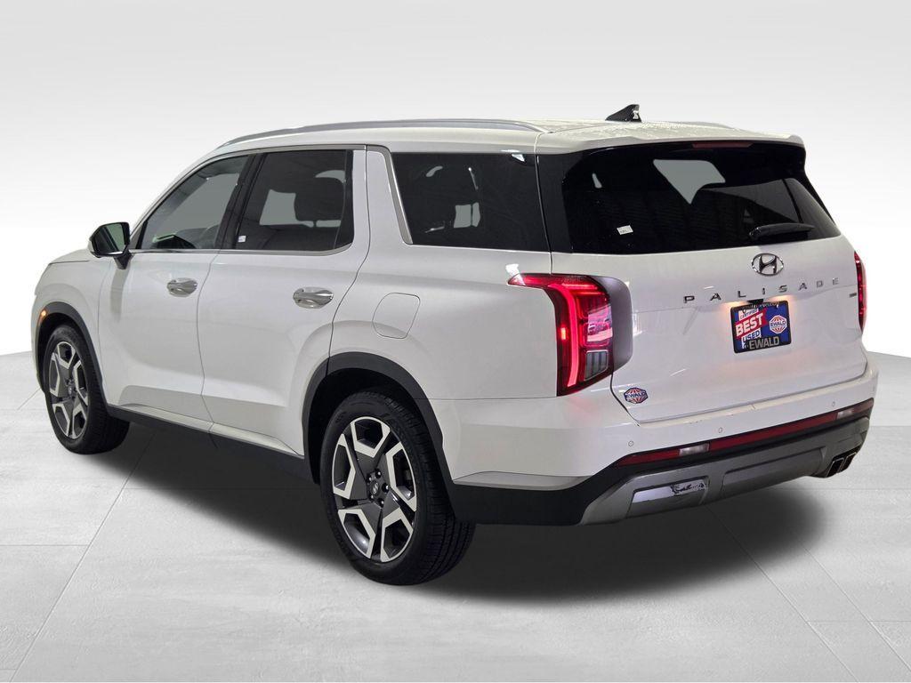 used 2024 Hyundai Palisade car, priced at $31,879