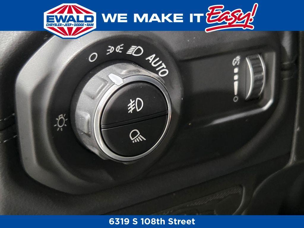 new 2025 Jeep Gladiator car, priced at $58,190