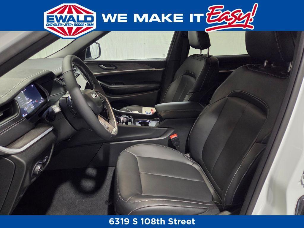 new 2025 Jeep Grand Cherokee L car, priced at $43,461