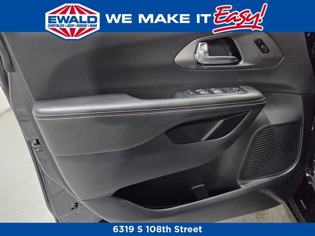 new 2026 Chrysler Pacifica car, priced at $42,218