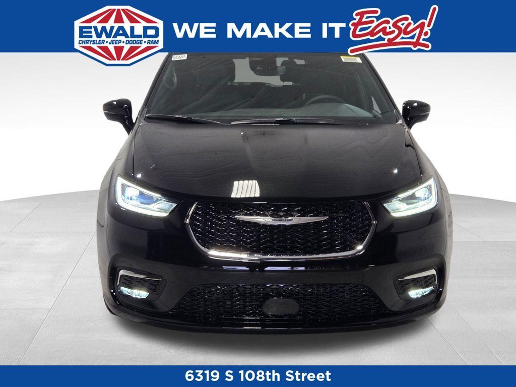 new 2026 Chrysler Pacifica car, priced at $42,218