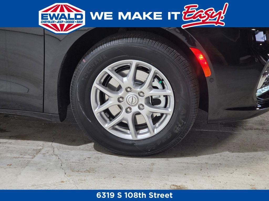 new 2026 Chrysler Pacifica car, priced at $42,218