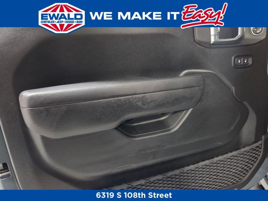 new 2026 Jeep Wrangler car, priced at $55,471