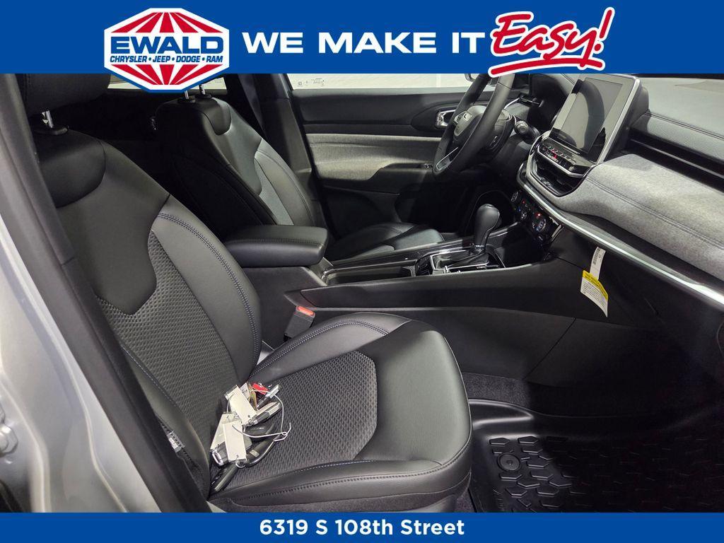 new 2025 Jeep Compass car, priced at $34,058
